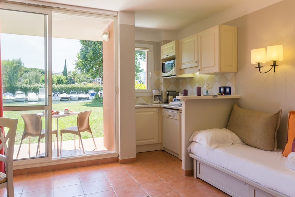 Studio 4 people - 1 sleeping alcove - Terrace or balcony photo 1