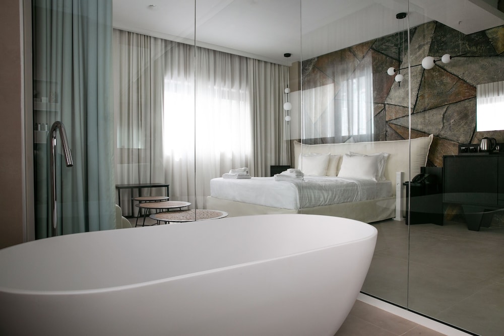 Premium Room - Photo 6