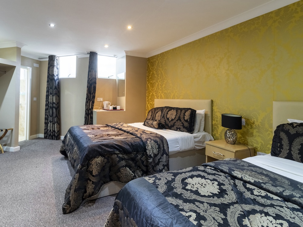 Standard Quadruple Room, 2 Double Beds photo 2
