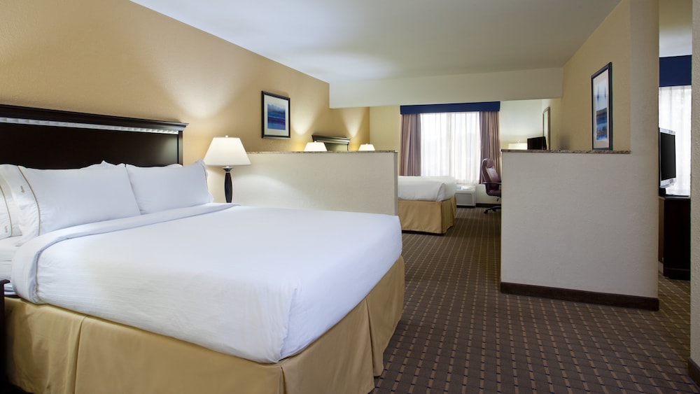 Suite, 2 Queen Beds (Additional Living Area), photo 6