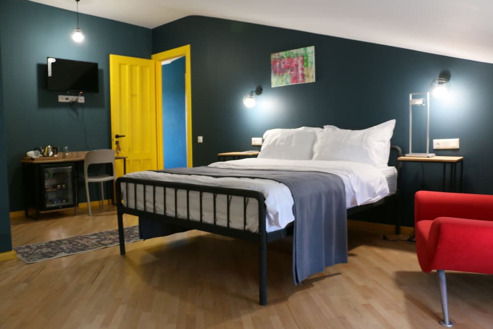 Superior Triple Room, 1 Queen Bed, City View