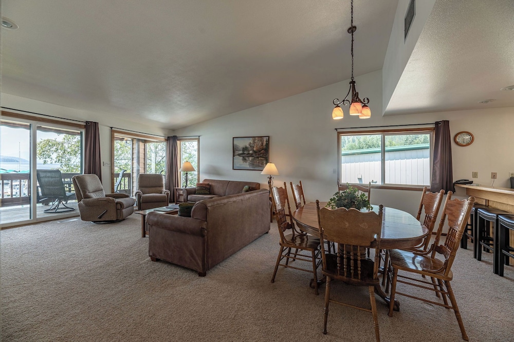 Comfort Suite, 3 Bedrooms, Lakeside photo 1