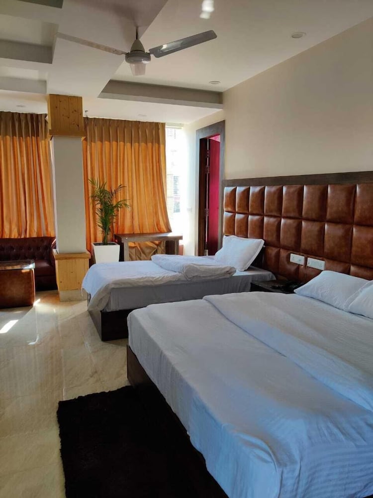 Suite - Photo 6