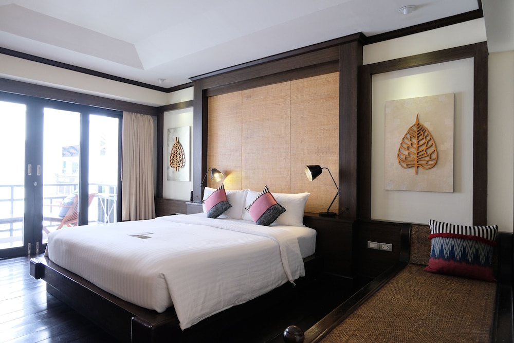 Deluxe Room, 1 Double or 2 Twin Beds - Photo 11