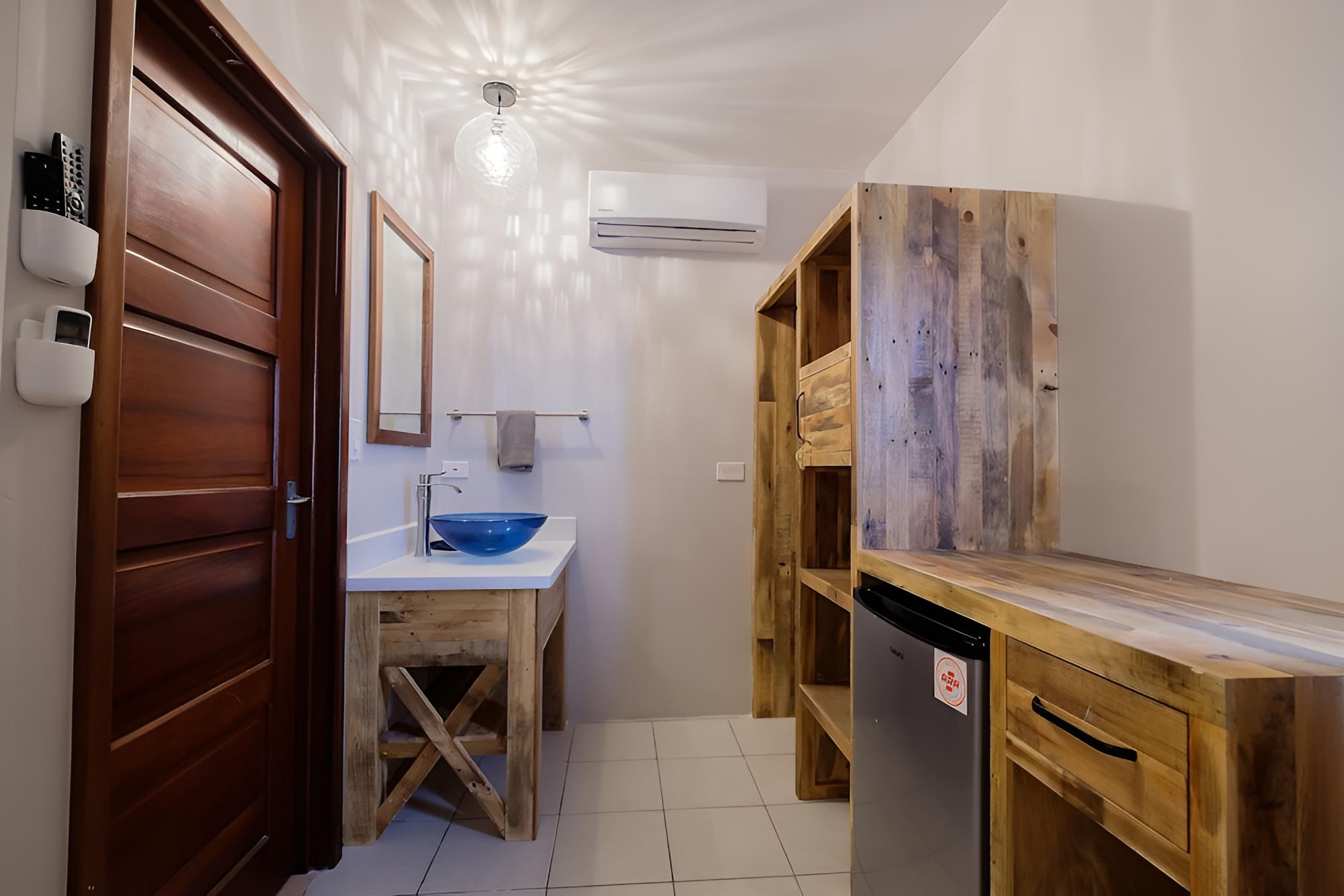 Junior Suite, Multiple Beds, Beach View, Beachfront (SPHR10) photo 1