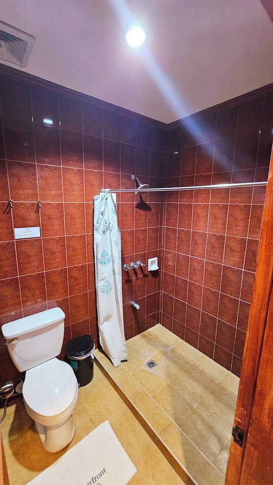 Jacuzzi Suite - Photo 2