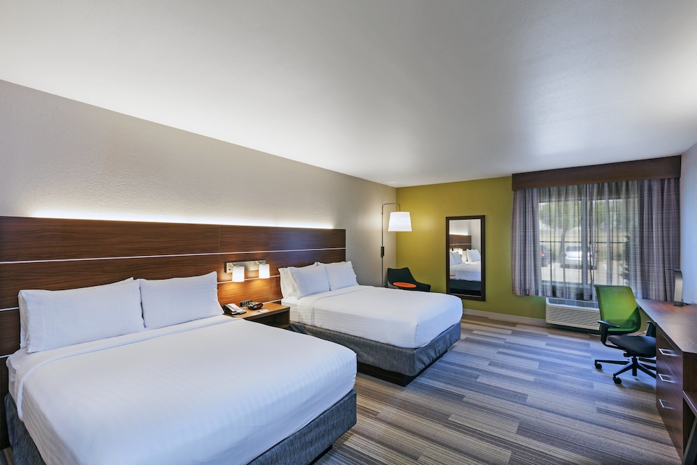 Standard Room, 2 Queen Beds, Accessible (Communications) photo 3