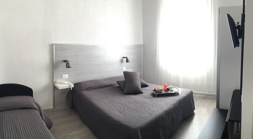 Panoramic Quadruple Room photo 1