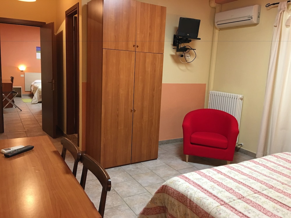 Economy Double or Twin Room photo 2