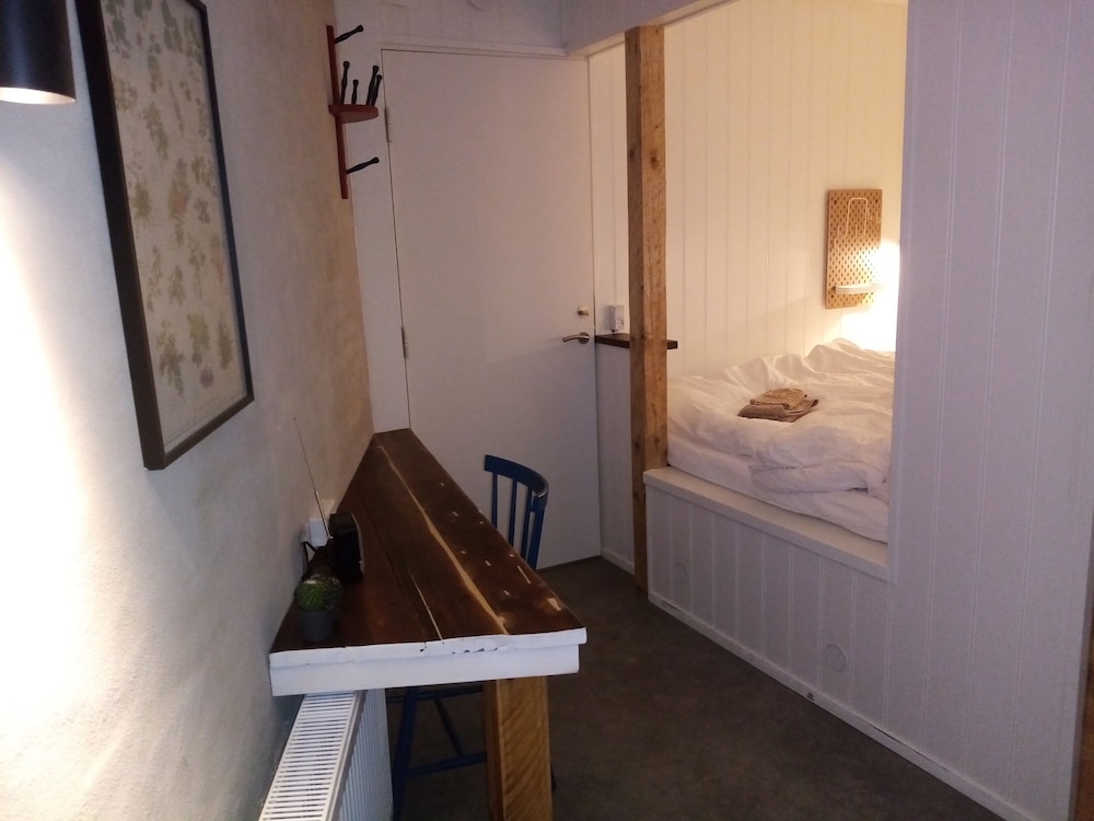 Basic Double Room photo 3