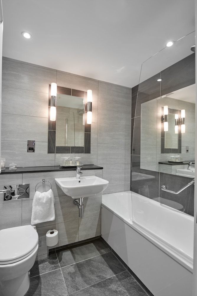 Signature Suite with Lake View - Photo 5