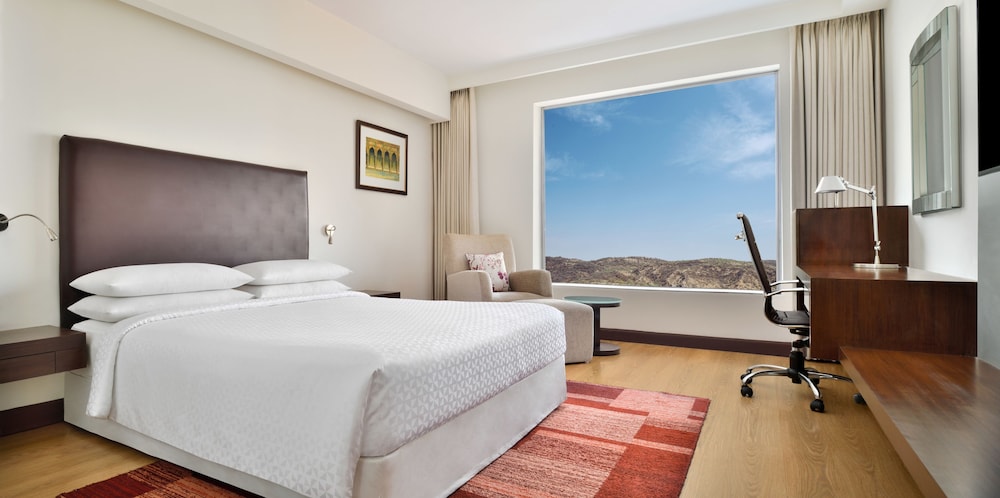 Room, 1 King Bed, City View - Photo 4