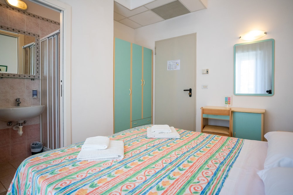 Standard Double Room - Photo 1