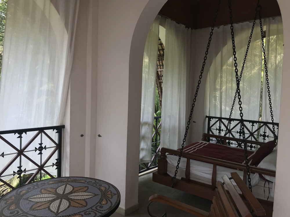 Superior Room Private Sit Out King Bed photo