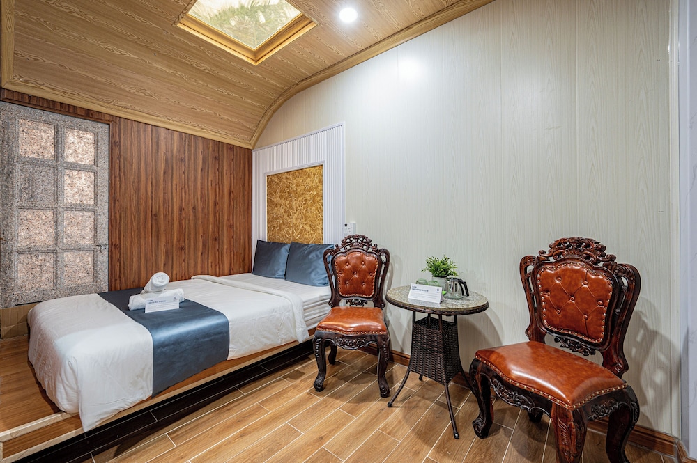 Deluxe Double Room, Garden View