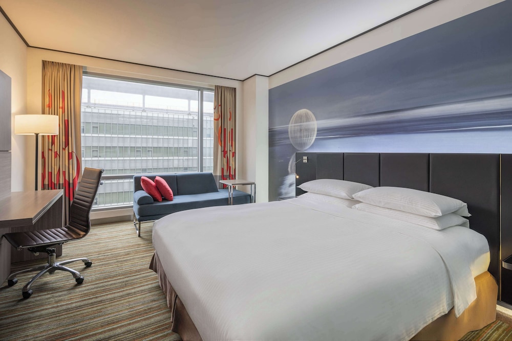 Executive Room, 1 King Bed, Club Lounge Access - Photo 1