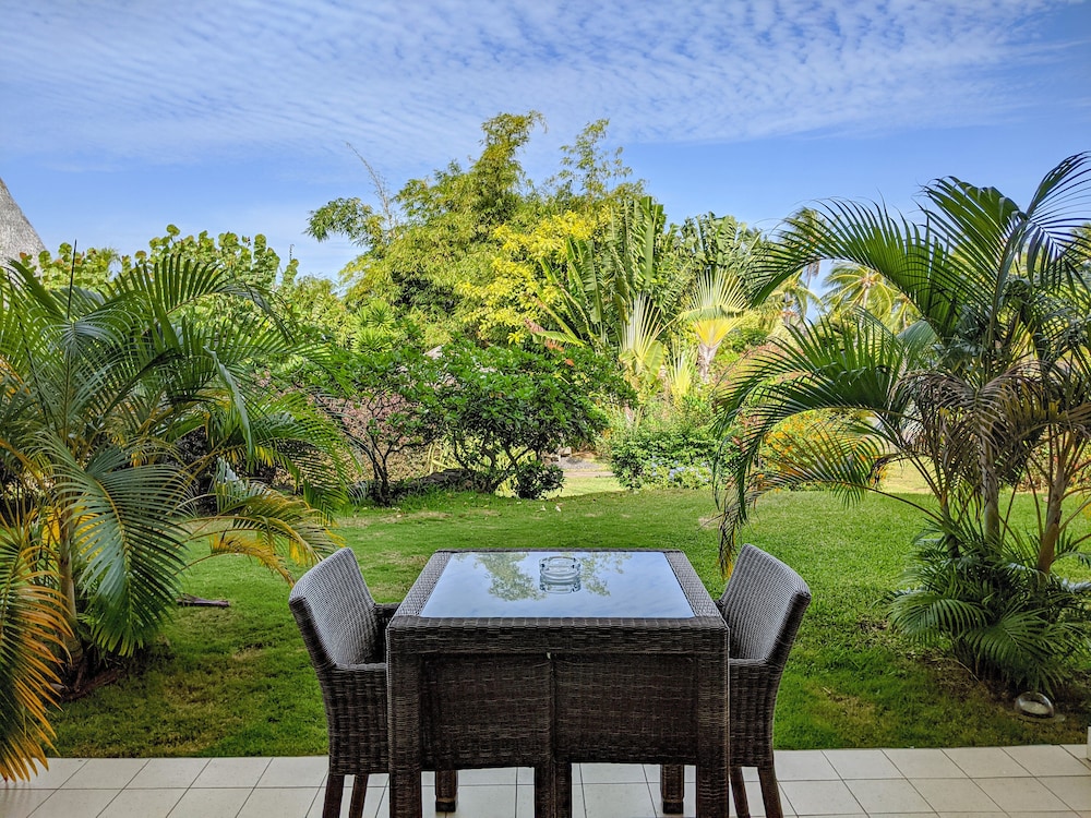 Premium Room, 1 King Bed, Garden View