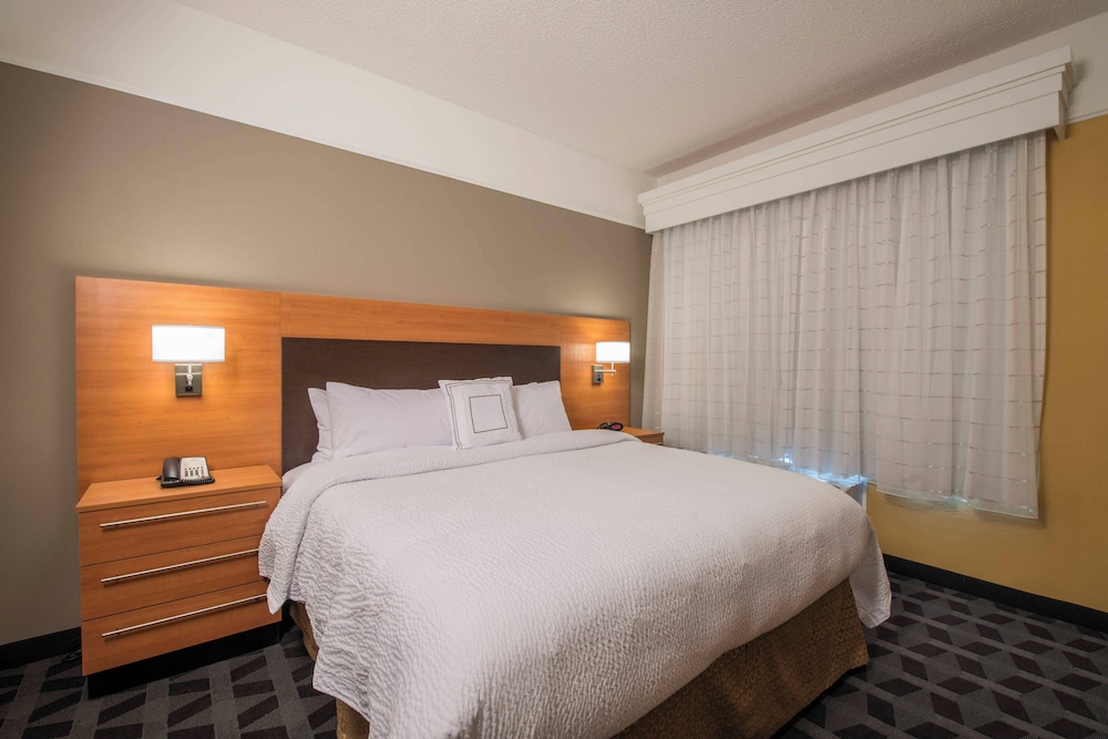Suite, 1 Bedroom (Mobility/Hearing Accessible, Tub)