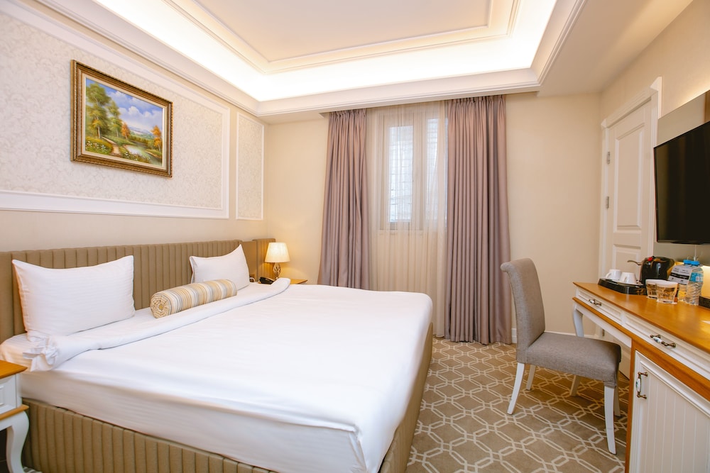 Superior Room, 1 King Bed - Photo 1