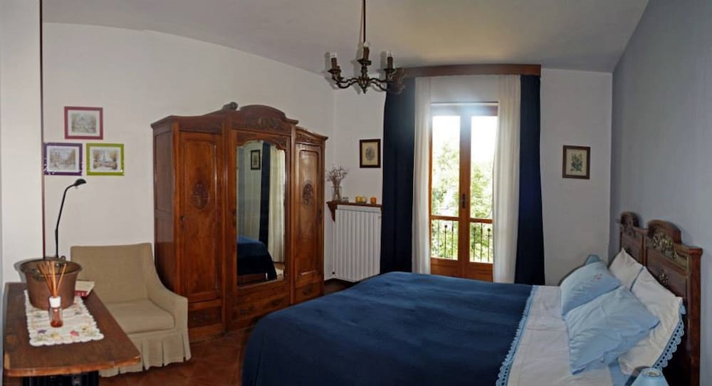 Double Room, 1 Queen Bed (Blu) photo 3