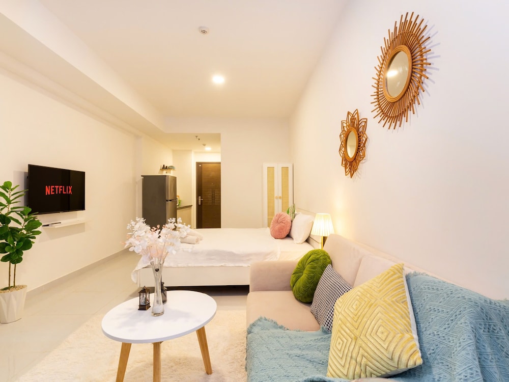 Deluxe Studio, 1 Bedroom, City View