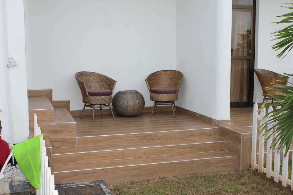 Deluxe Single Room, 1 Bedroom, Balcony, Beachside photo 3