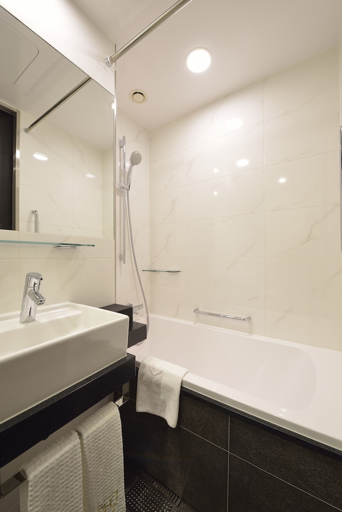 Premier Twin Room - Photo 6