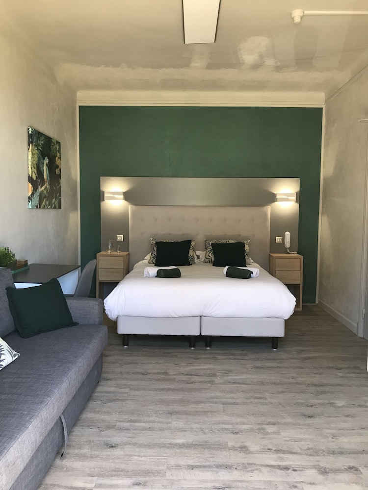 Classic Quadruple Room, Balcony, Sea View photo 1