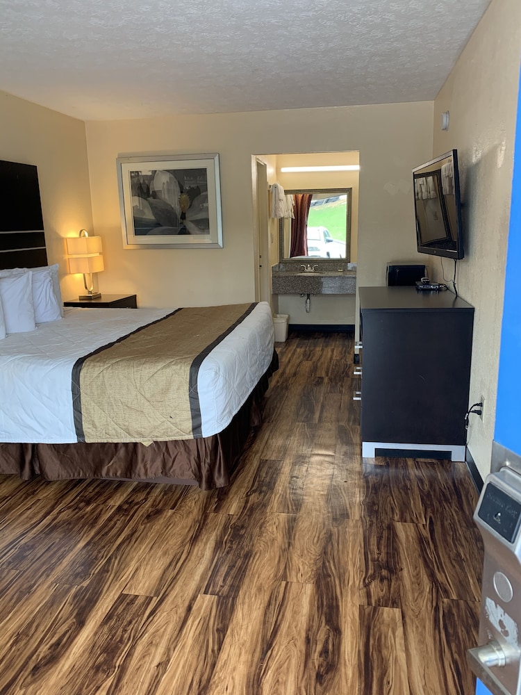 Room, 1 King Bed, Accessible, Non Smoking - Photo 3
