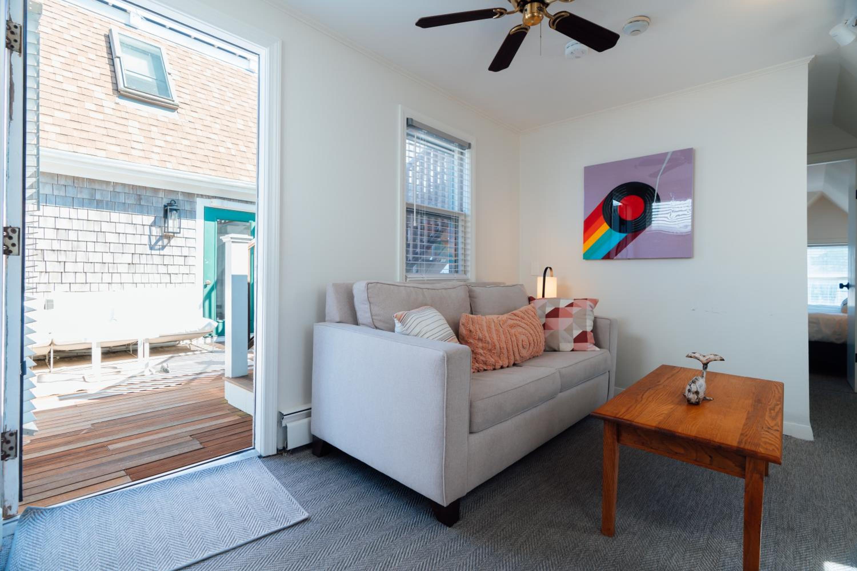 Deluxe King Suite photo 3