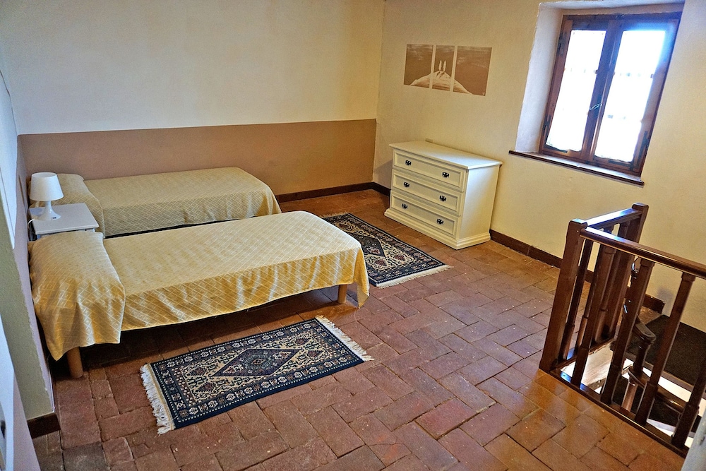 Standard Duplex, Kitchenette, Hill View photo 3
