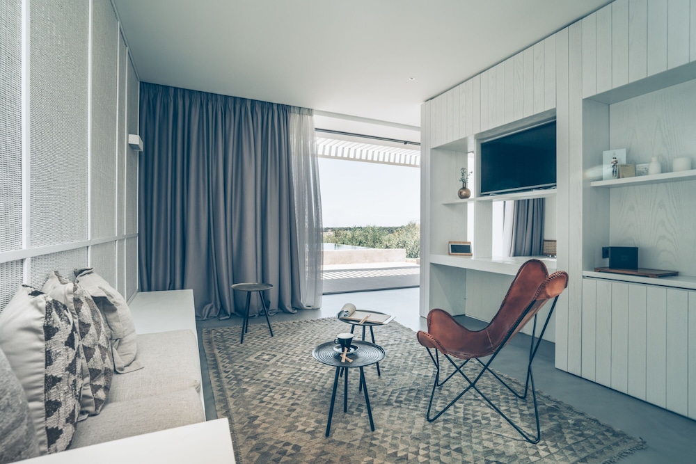 Honeymoon Suite photo 3