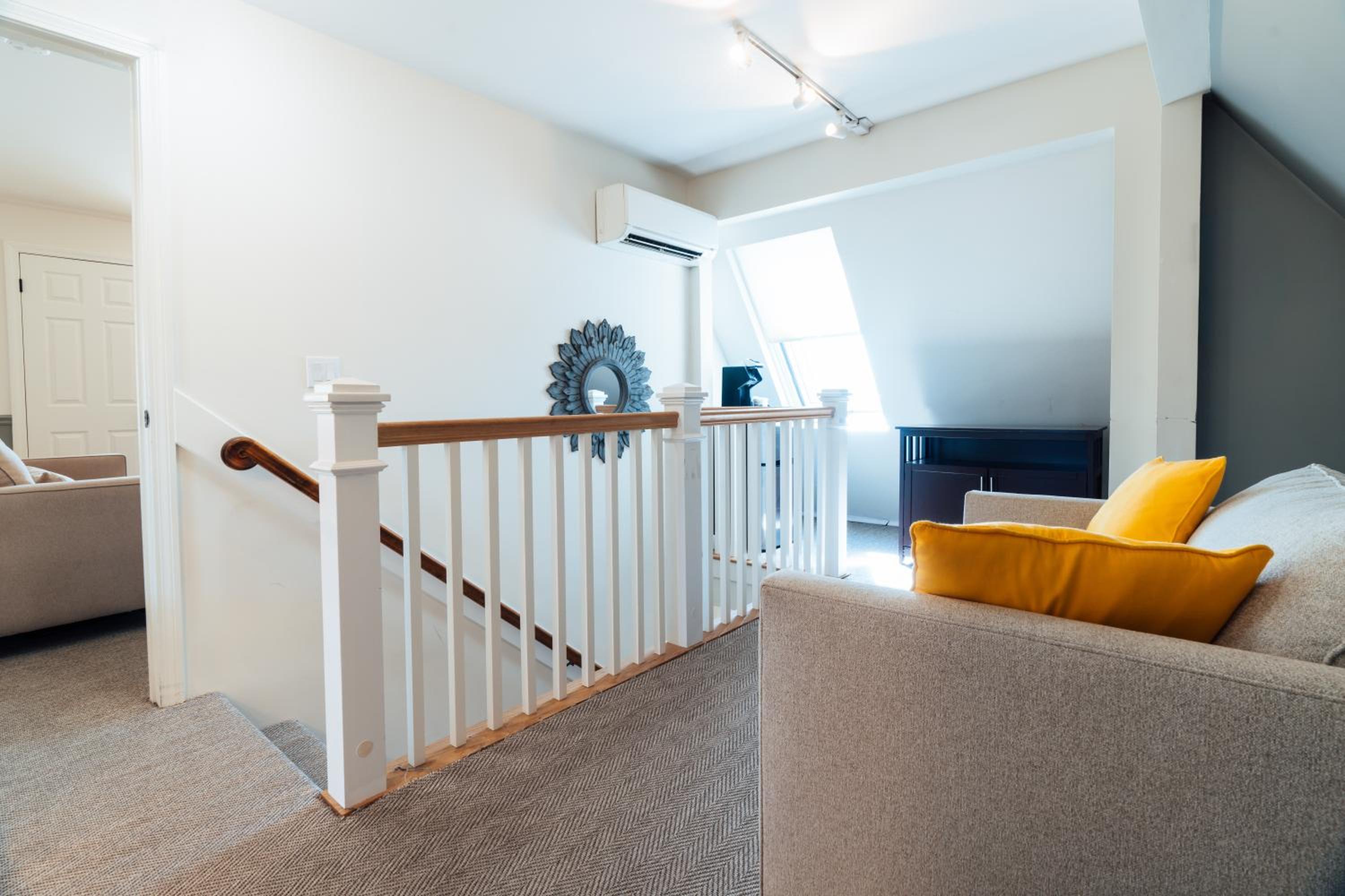 Superior King Suite - Photo 2