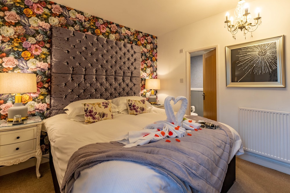 Deluxe Double Room, 1 King Bed photo 1