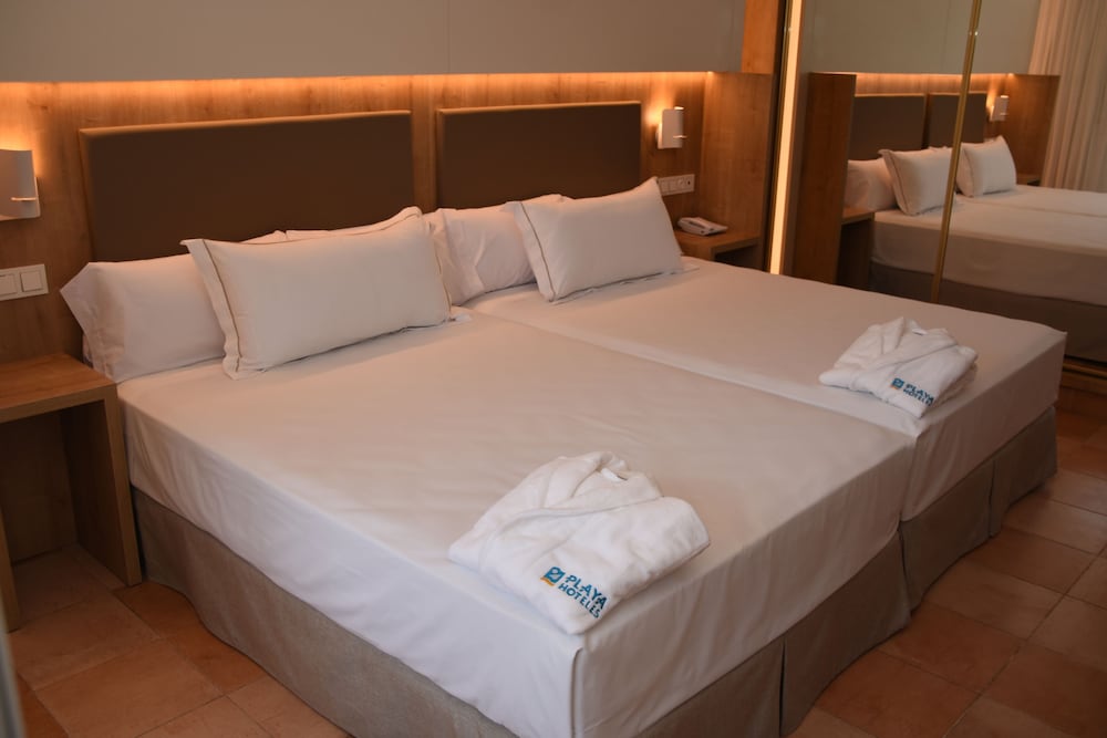 Superior Double Room, Terrace, Garden Area - Photo 6