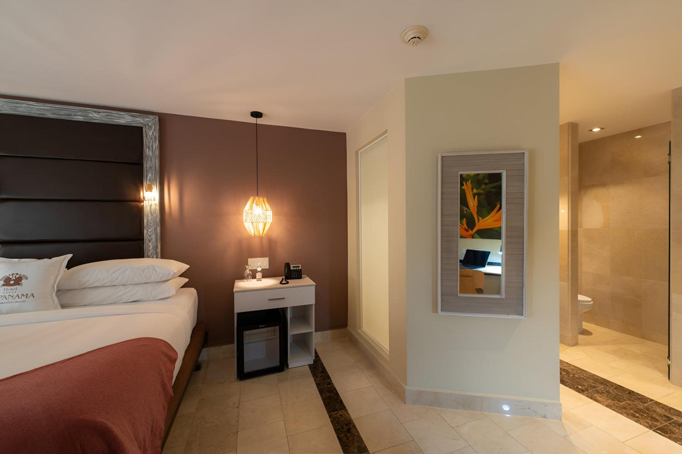 1 King Bed, Cabana Room, Poolside Room - Photo 4
