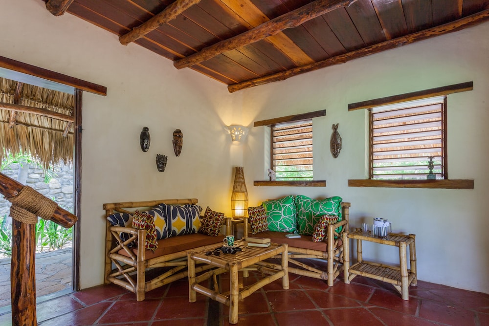 Superior Bungalow, 2 Bedrooms, Beachfront (With Fan Bungalow de 2 dormitorios) photo 2