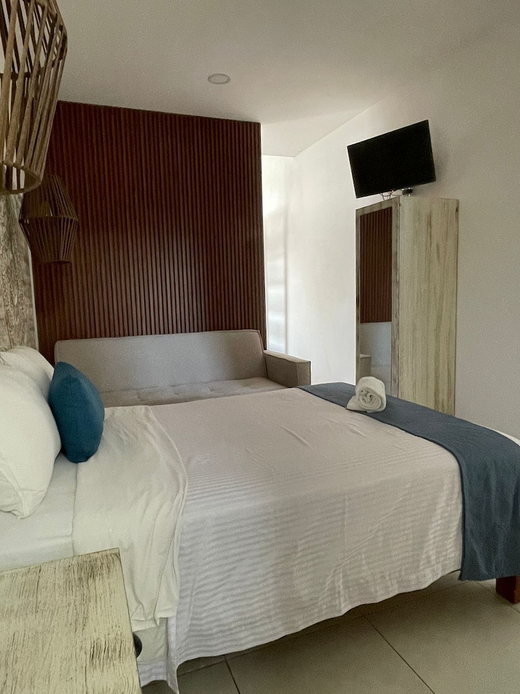 Basic Triple Room photo 3