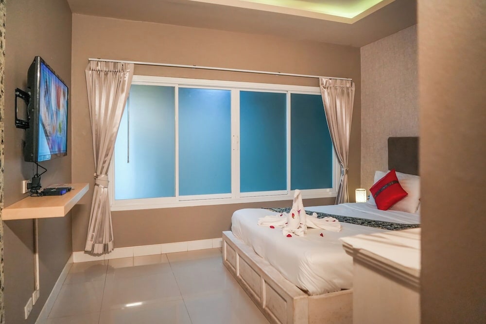 Standard Room, 1 King Bed - Photo 3