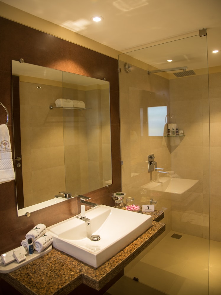 Premium Garden View King Bed - Photo 5