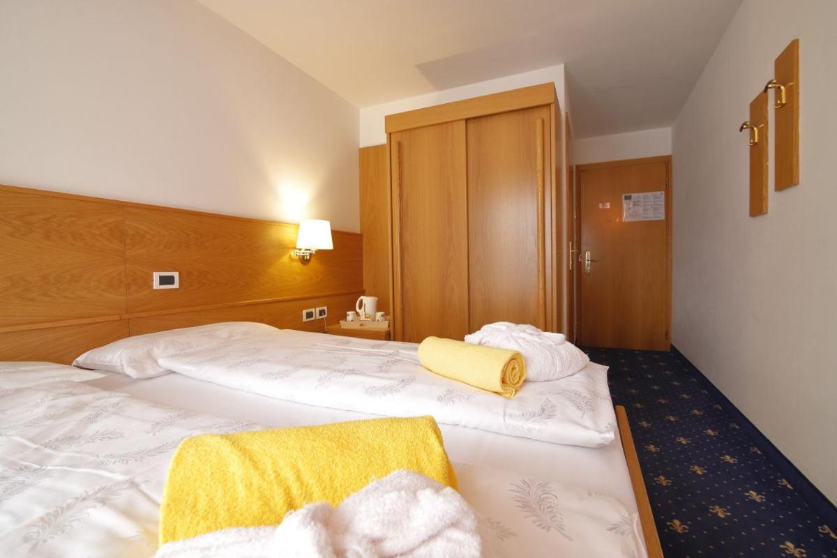 Economy Double Room photo 1