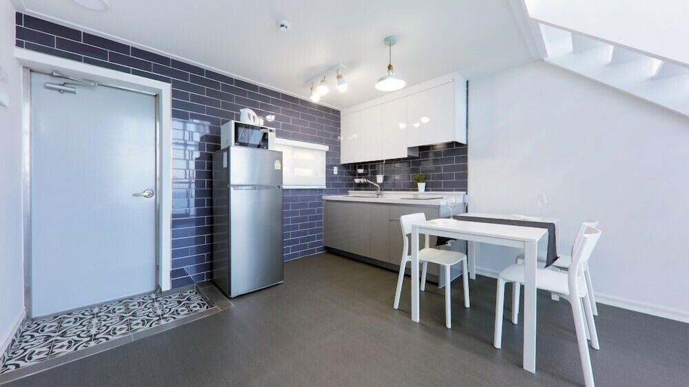 Room (A-201 duplex spa) - Photo 7