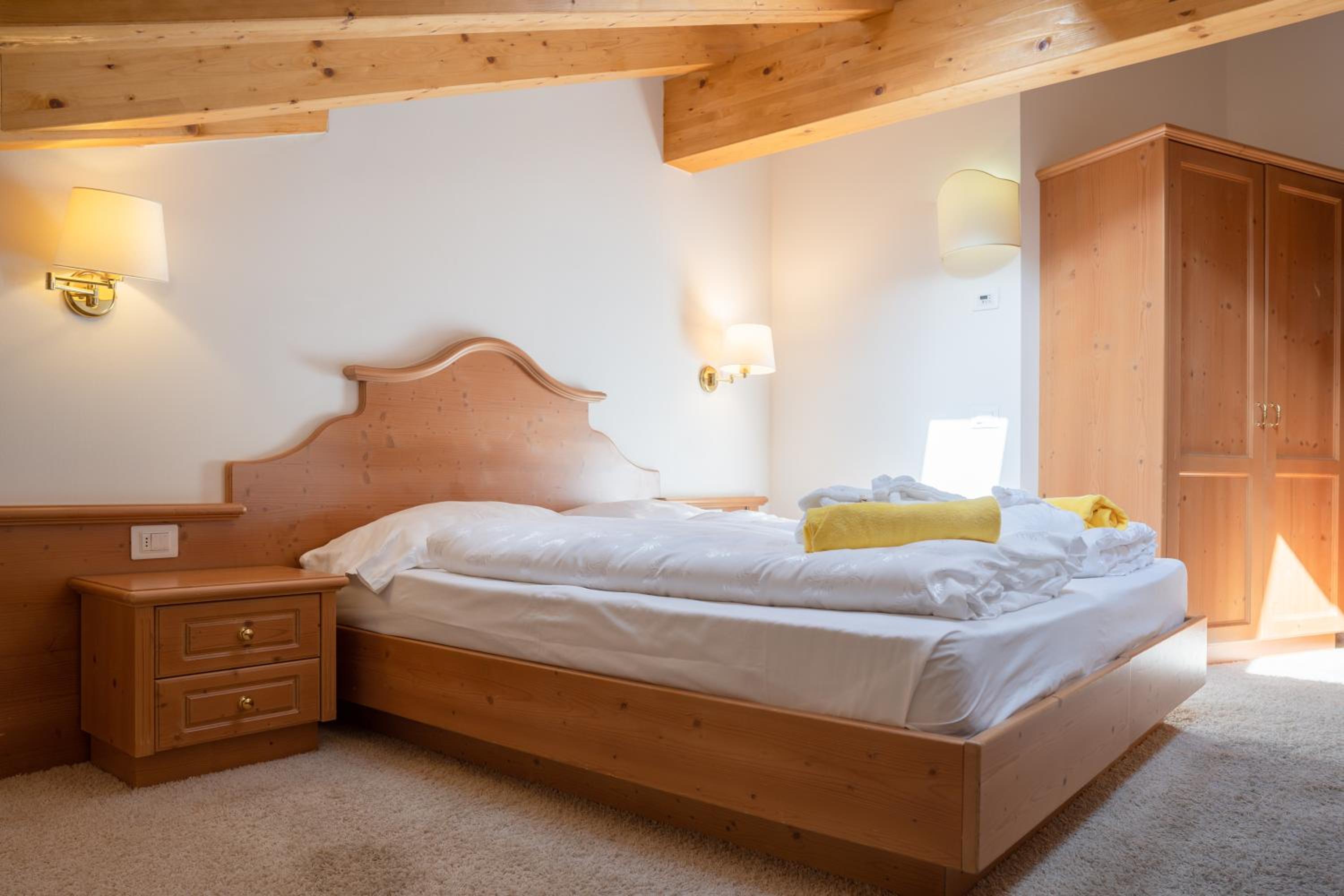 Deluxe Double Room - Attic photo 2