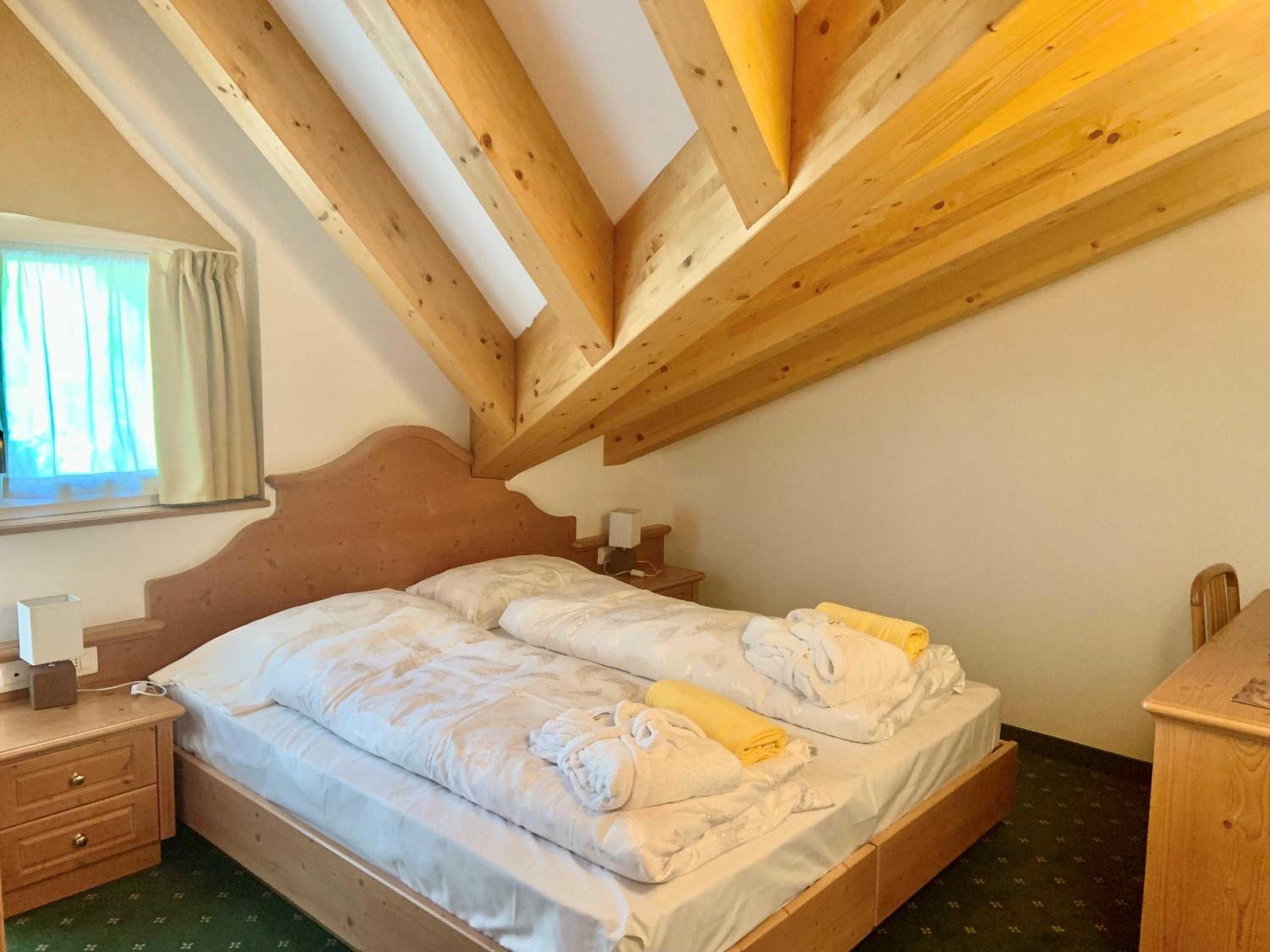 Deluxe Double Room with Balcony photo 2