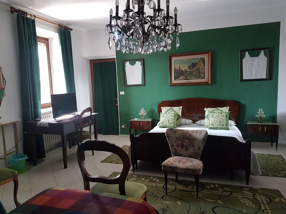 Family Room photo 1