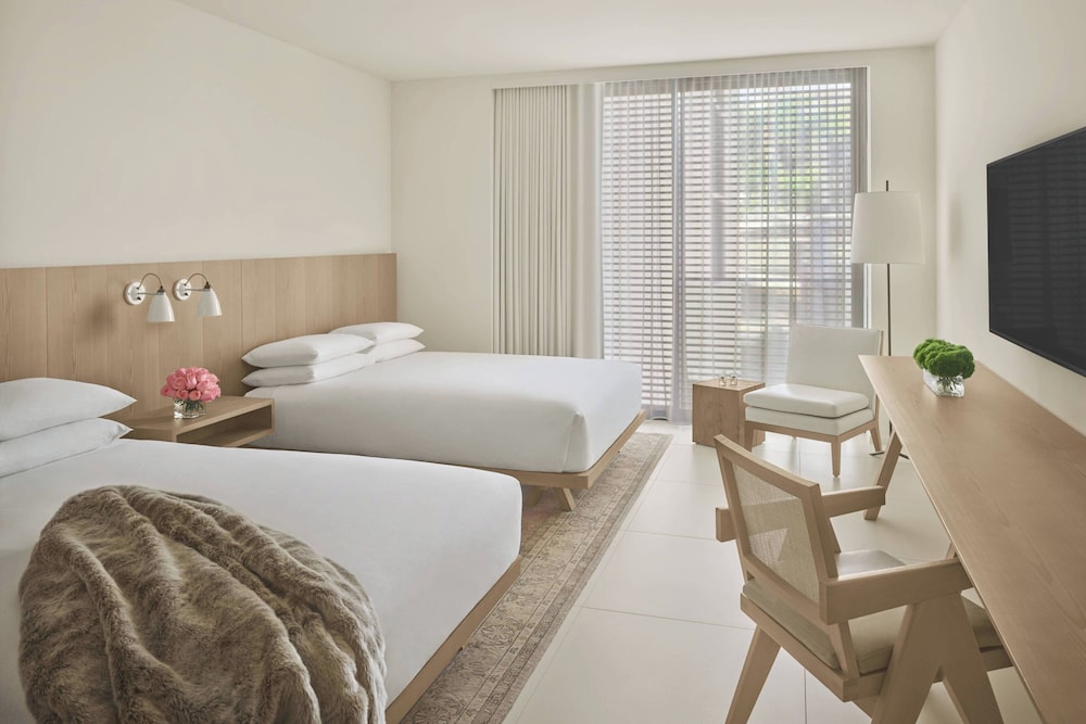 Deluxe Room, 2 Queen Beds, Terrace (Mobility Accessible, Tub)