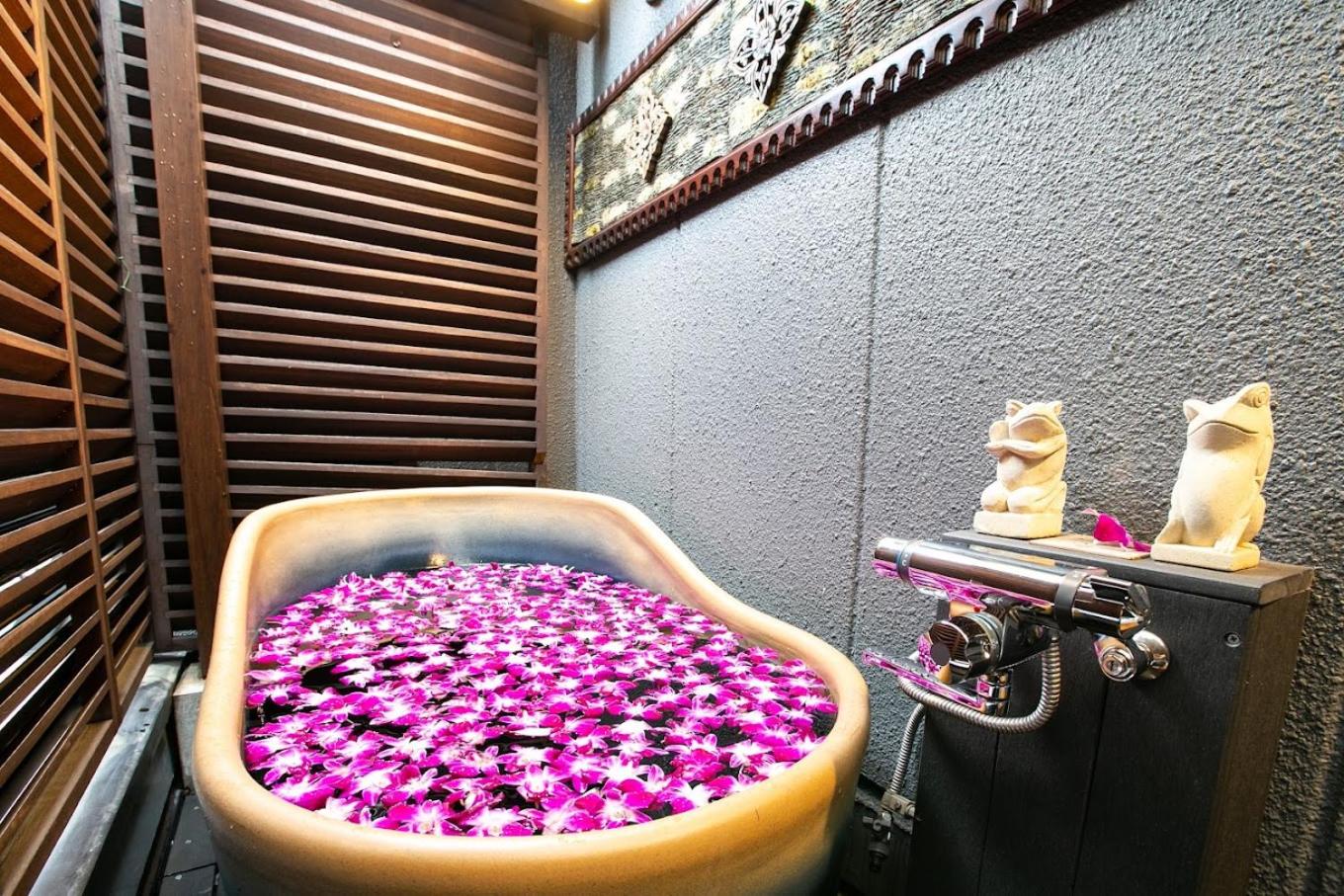 Royal Two Queen Beds Room with Open Air Bath - Smoking photo 1