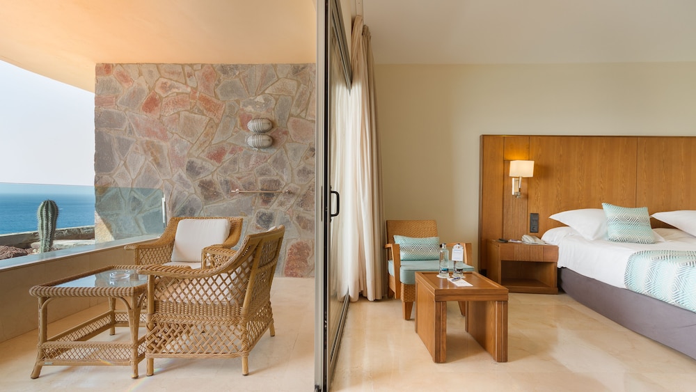 Double Room, Sea View (3 adults) - Photo 4