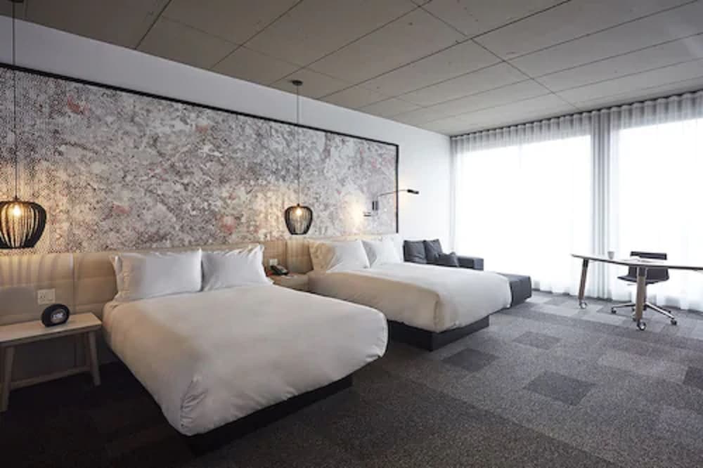 Double Studio - 2 Queen Beds