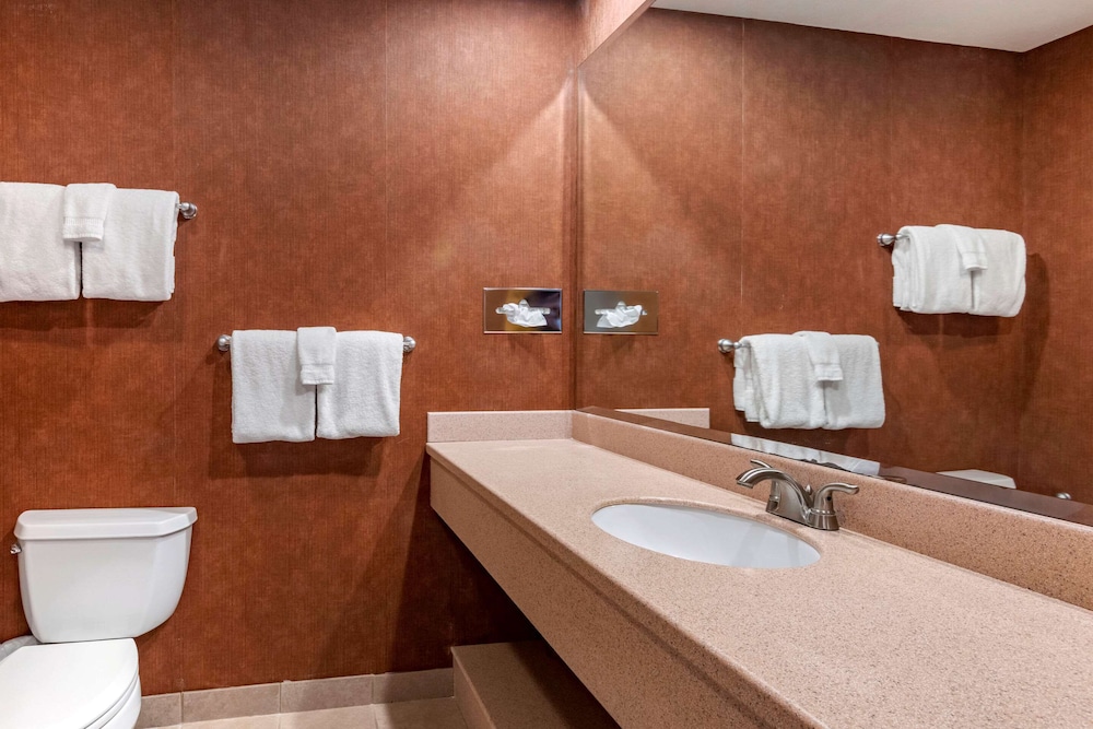 Suite, Multiple Beds, Accessible, Non Smoking - Photo 1